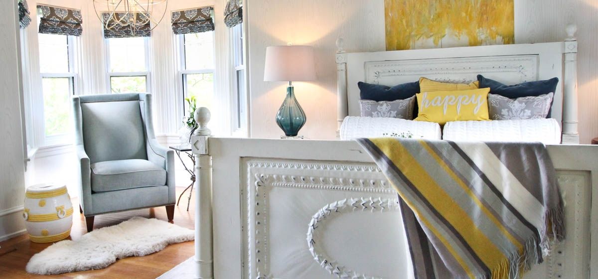 Bedroom with architechural features