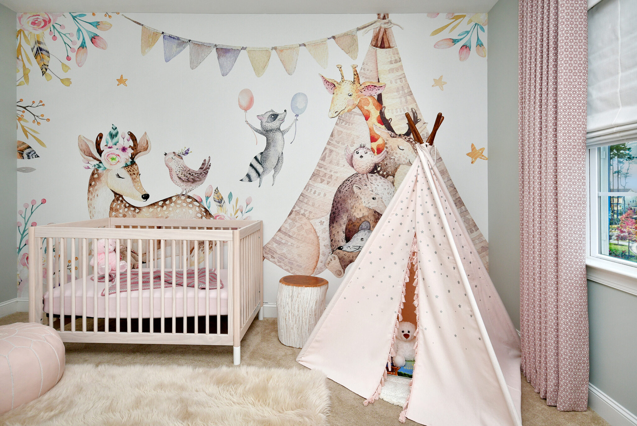 DECORATING A CHILD’S ROOM